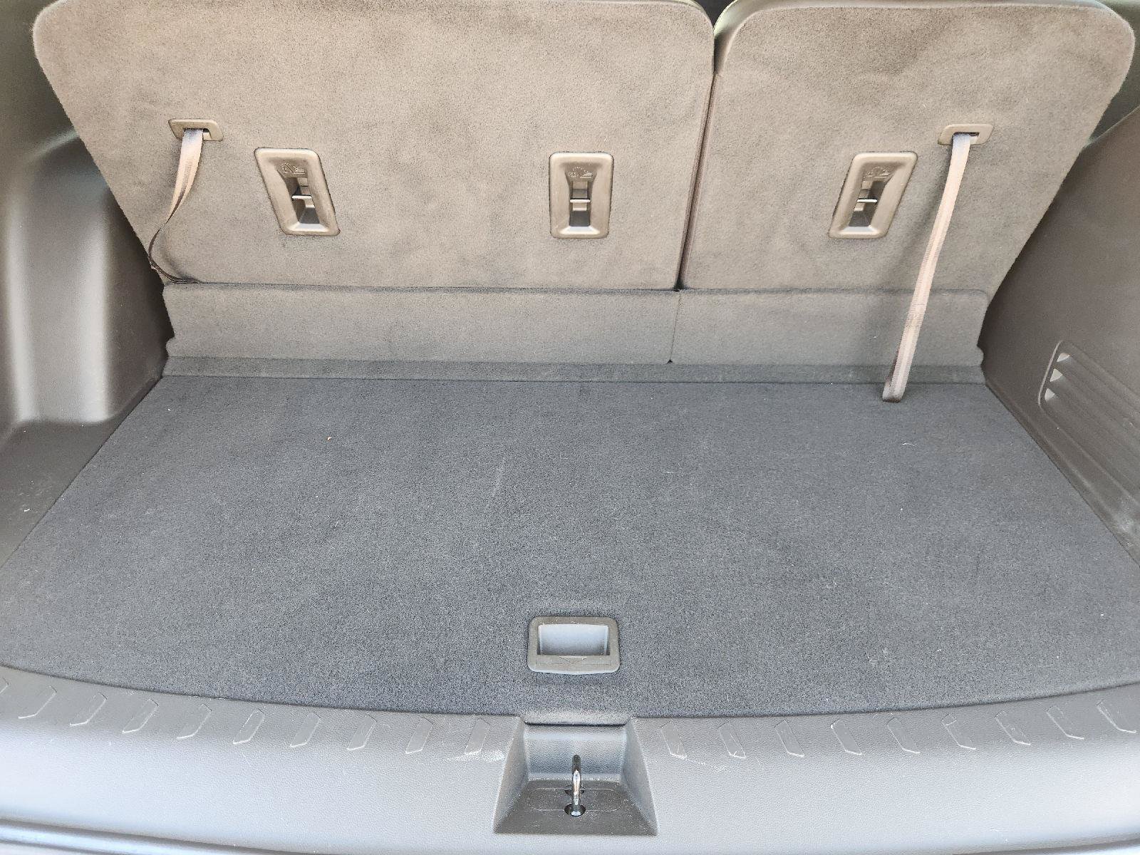 Used 2021 Chevrolet Traverse RS FWD image 32