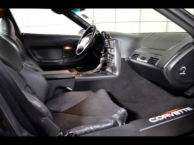 Used 1994 Chevrolet Corvette Coupe RWD image 18