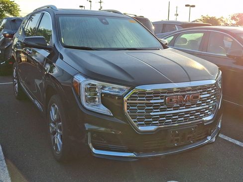 Used 2023 GMC Terrain Denali w/ Denali Premium Package AWD/4WD image 5