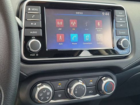 Used 2025 Nissan Versa S w/ Trunk Package FWD image 25