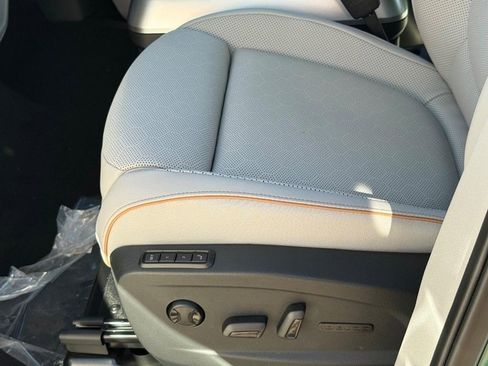 New 2025 Volkswagen ID. Buzz Pro S Plus image 18