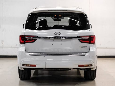 Used 2018 INFINITI QX80 2WD w/ Driver Assistance Package image 9