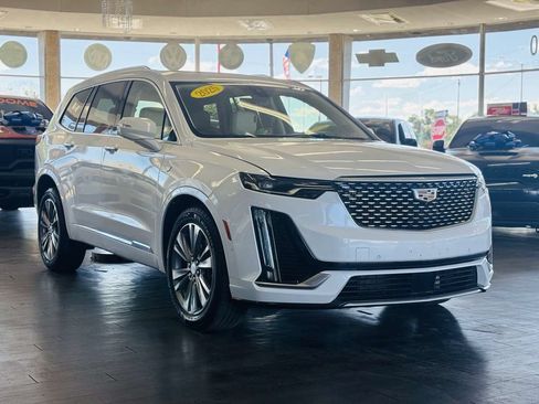Used 2025 Cadillac XT6 Premium Luxury w/ Technology Package AWD/4WD image 5