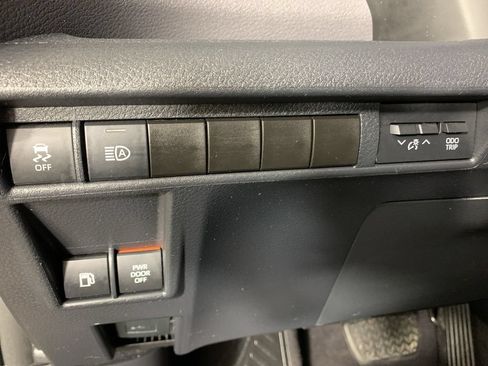 Used 2022 Toyota Sienna XSE FWD image 19
