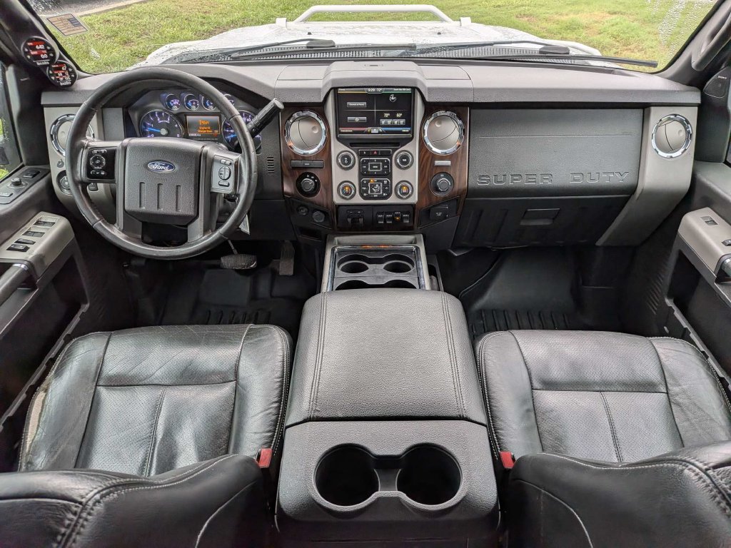 Used 2016 Ford F350 Lariat w/ Lariat Interior Package AWD/4WD image 11