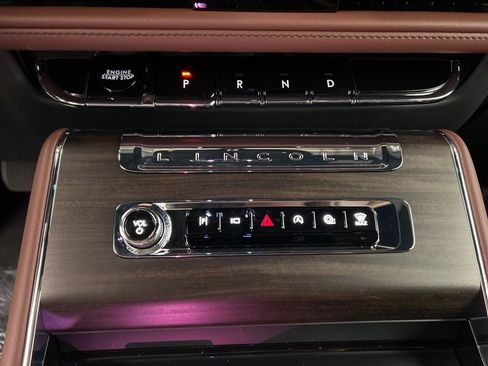 Used 2025 Lincoln Aviator Reserve w/ Equipment Group 201A image 15