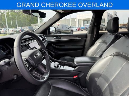 Used 2023 Jeep Grand Cherokee Overland w/ Trailer Tow Prep Group (B) image 9