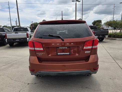 Used 2013 Dodge Journey SXT w/ Flexible Seating Group FWD image 9
