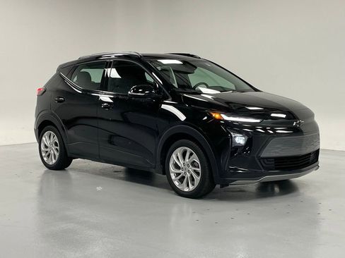 Used 2023 Chevrolet Bolt EUV LT image 5