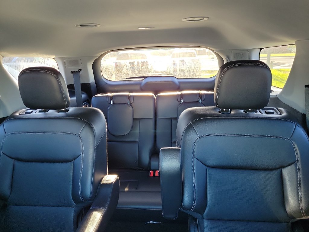 Used 2021 Ford Explorer Limited w/ Equipment Group 301A AWD/4WD image 16
