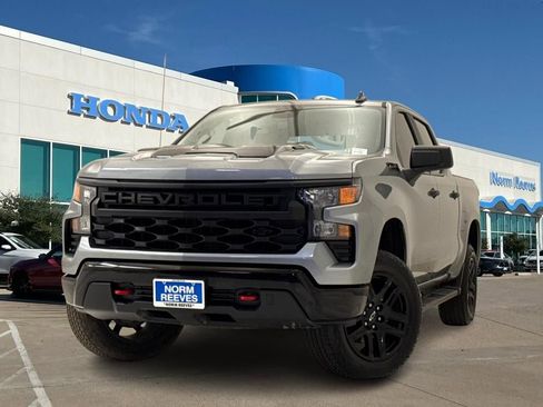 Used 2025 Chevrolet Silverado 1500 Custom Trail Boss w/ LPO, Dark Essentials Package image 1