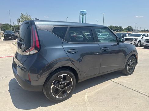 Used 2025 Kia Soul EX FWD image 5