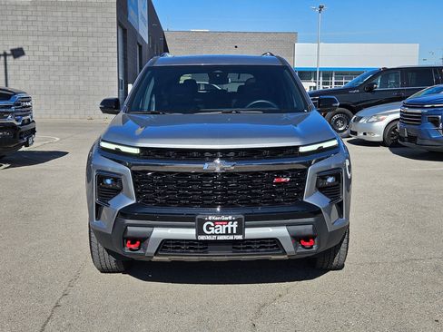 Used 2025 Chevrolet Traverse Z71 w/ Driver Confidence Package AWD/4WD image 9