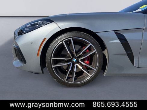 Used 2024 BMW Z4 M40i w/ Premium Package image 8