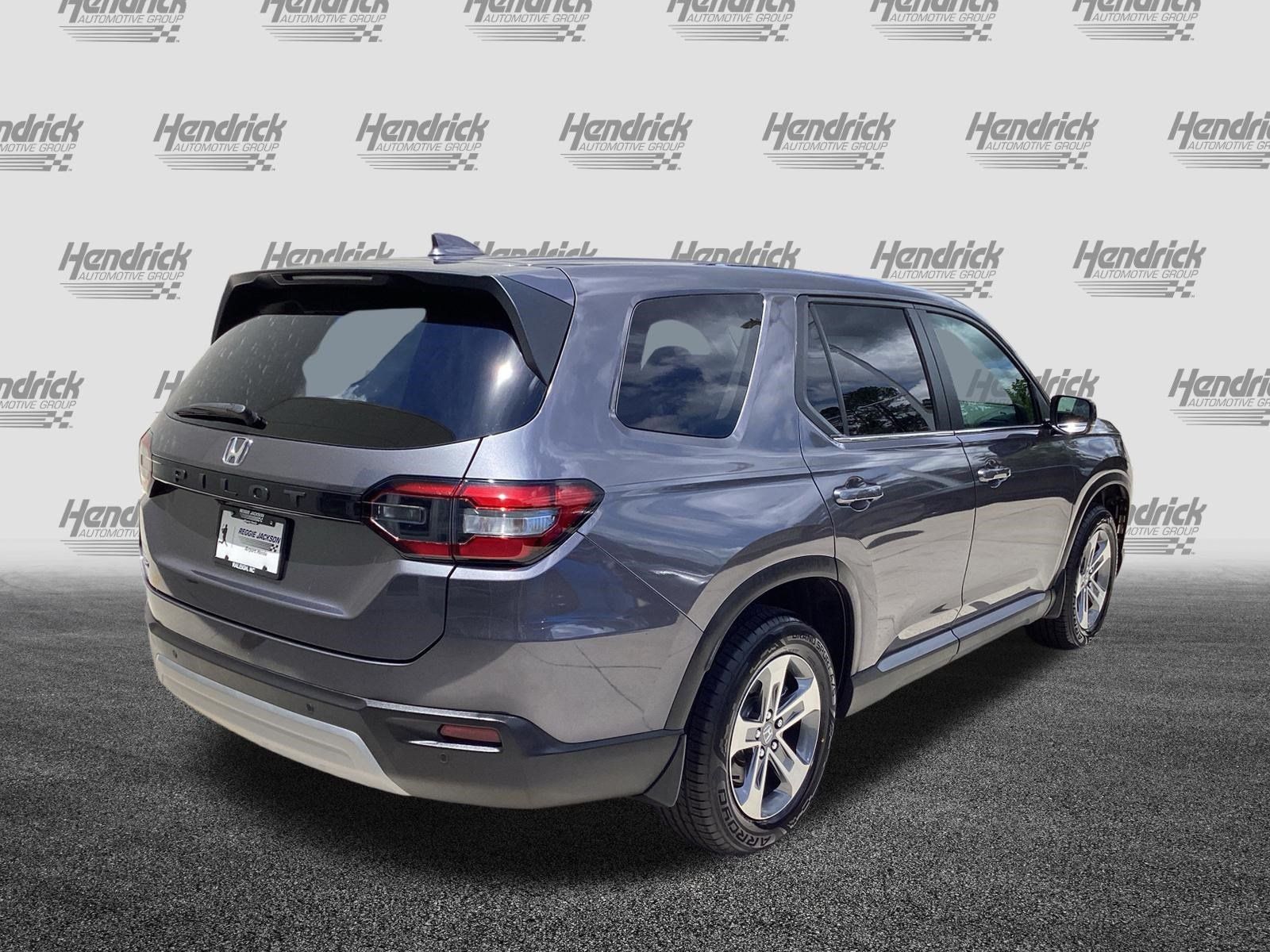 Used 2025 Honda Pilot EX-L image 9