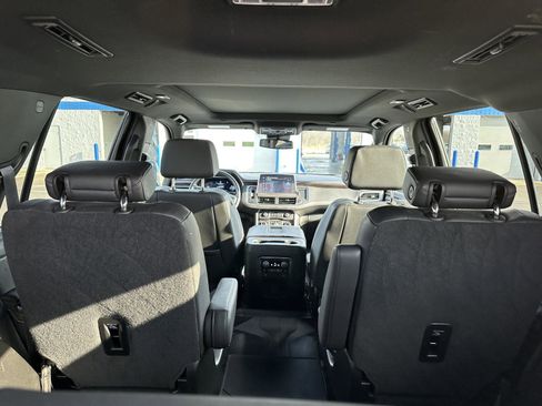 Used 2024 Chevrolet Tahoe Z71 w/ Luxury Package image 6