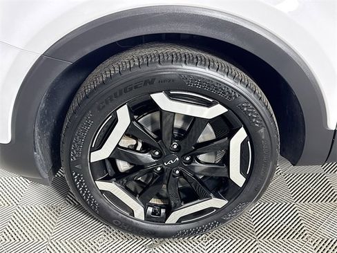 Used 2023 Kia Telluride S w/ S Sunroof Package image 4