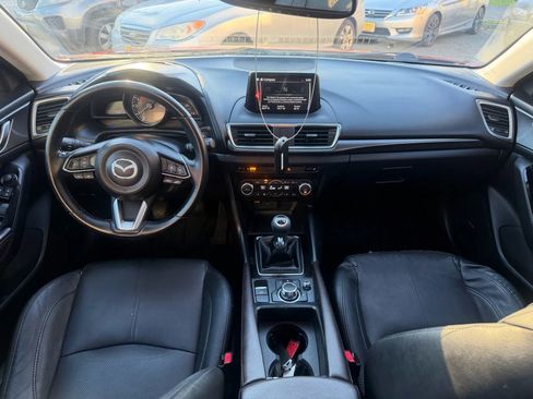 Used 2018 MAZDA MAZDA3 Grand Touring w/ Premium Equipment Package image 32