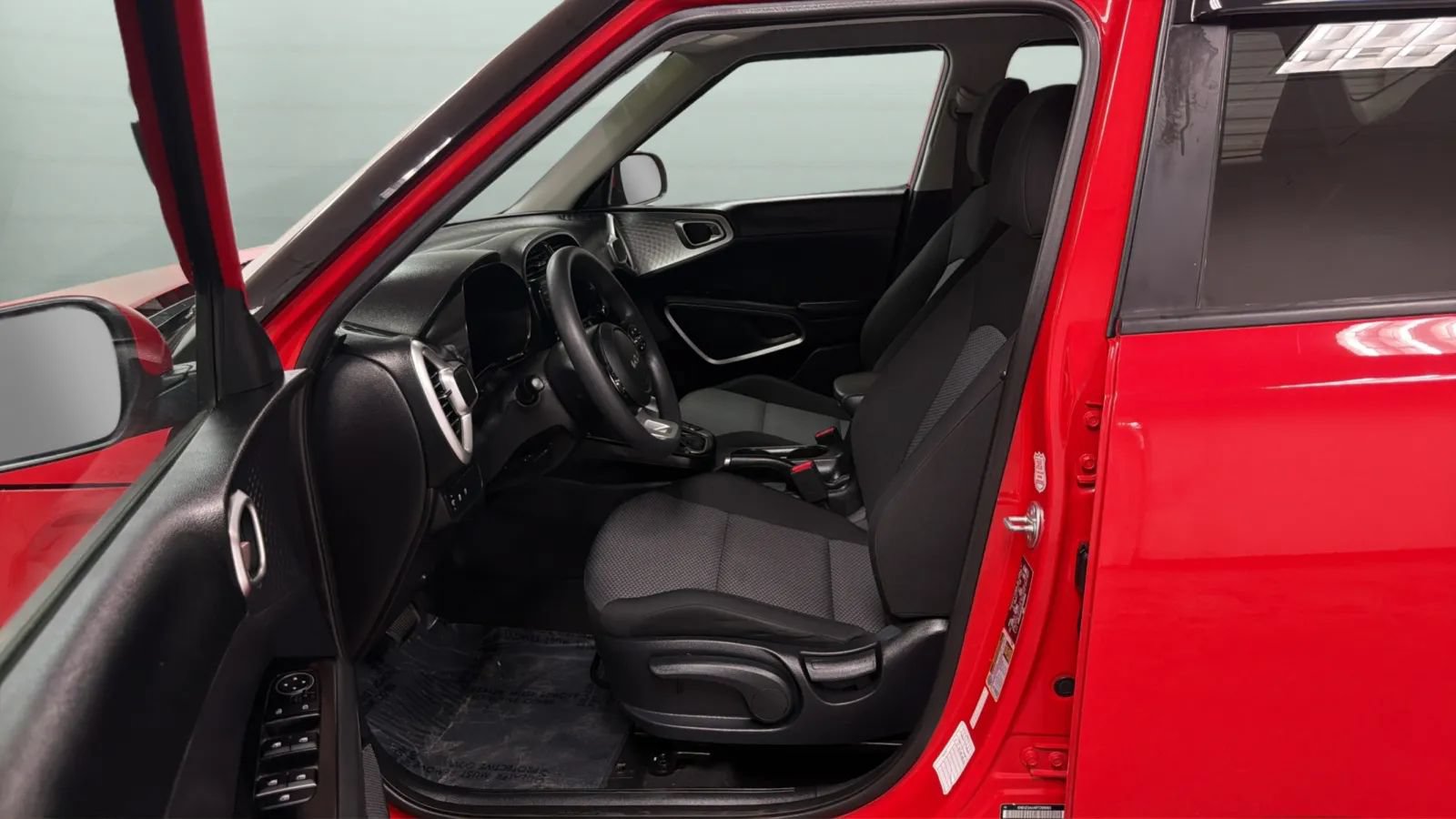 Used 2023 Kia Soul LX w/ Option Group 015 FWD image 20