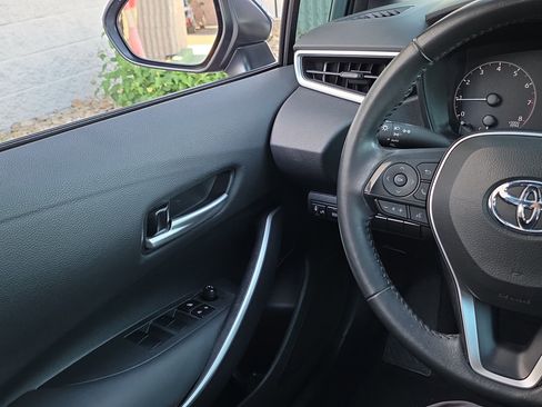 Used 2023 Toyota Corolla SE image 24