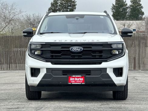 Certified 2025 Ford Expedition Active image 9