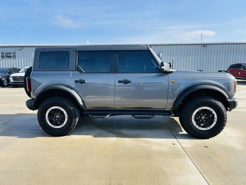 Used 2022 Ford Bronco Badlands image 40