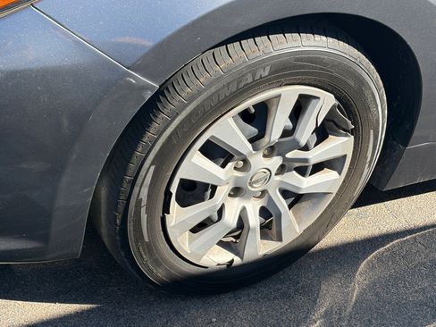 Used 2018 Nissan Altima 2.5 S w/ S Convenience Package image 6