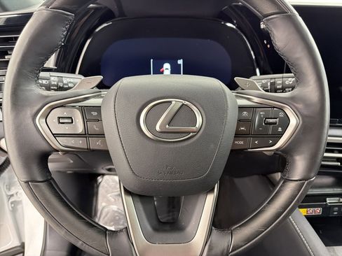 Certified 2025 Lexus RX 350 Premium w/ Accessory Package (Z1) image 17