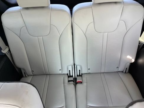 Used 2025 Kia Sorento EX AWD/4WD image 17