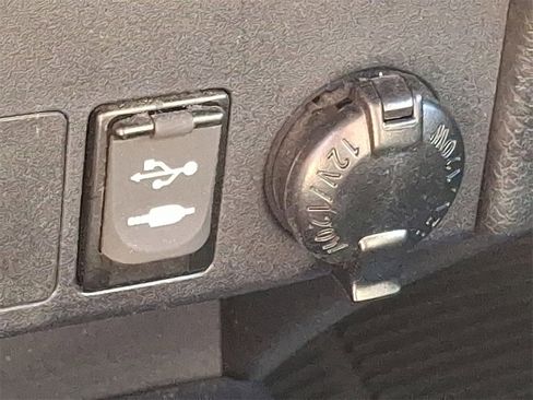 Used 2018 Toyota RAV4 Limited image 26