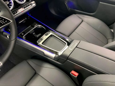 New 2026 Mercedes-Benz GLB 250 image 27