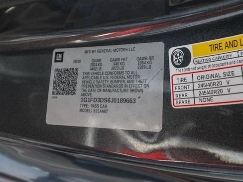 Used 2018 Chevrolet Camaro LT RWD image 29