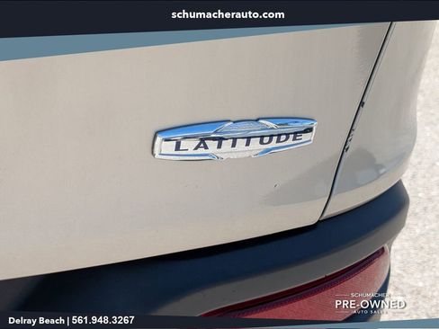 Used 2015 Jeep Cherokee Latitude AWD/4WD image 16