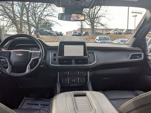 Used 2023 Chevrolet Suburban Premier image 26