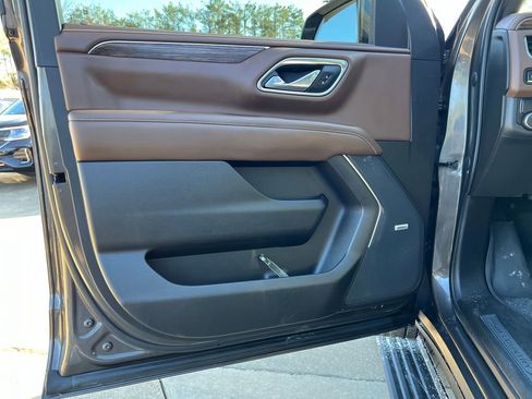 Used 2021 Chevrolet Tahoe High Country w/ Premium Package image 11