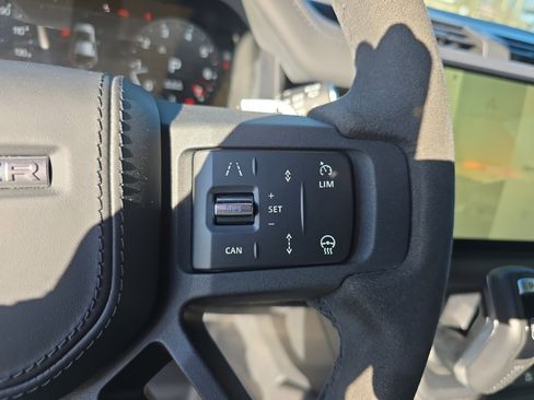 Certified 2024 Land Rover Defender 110 V8 image 32