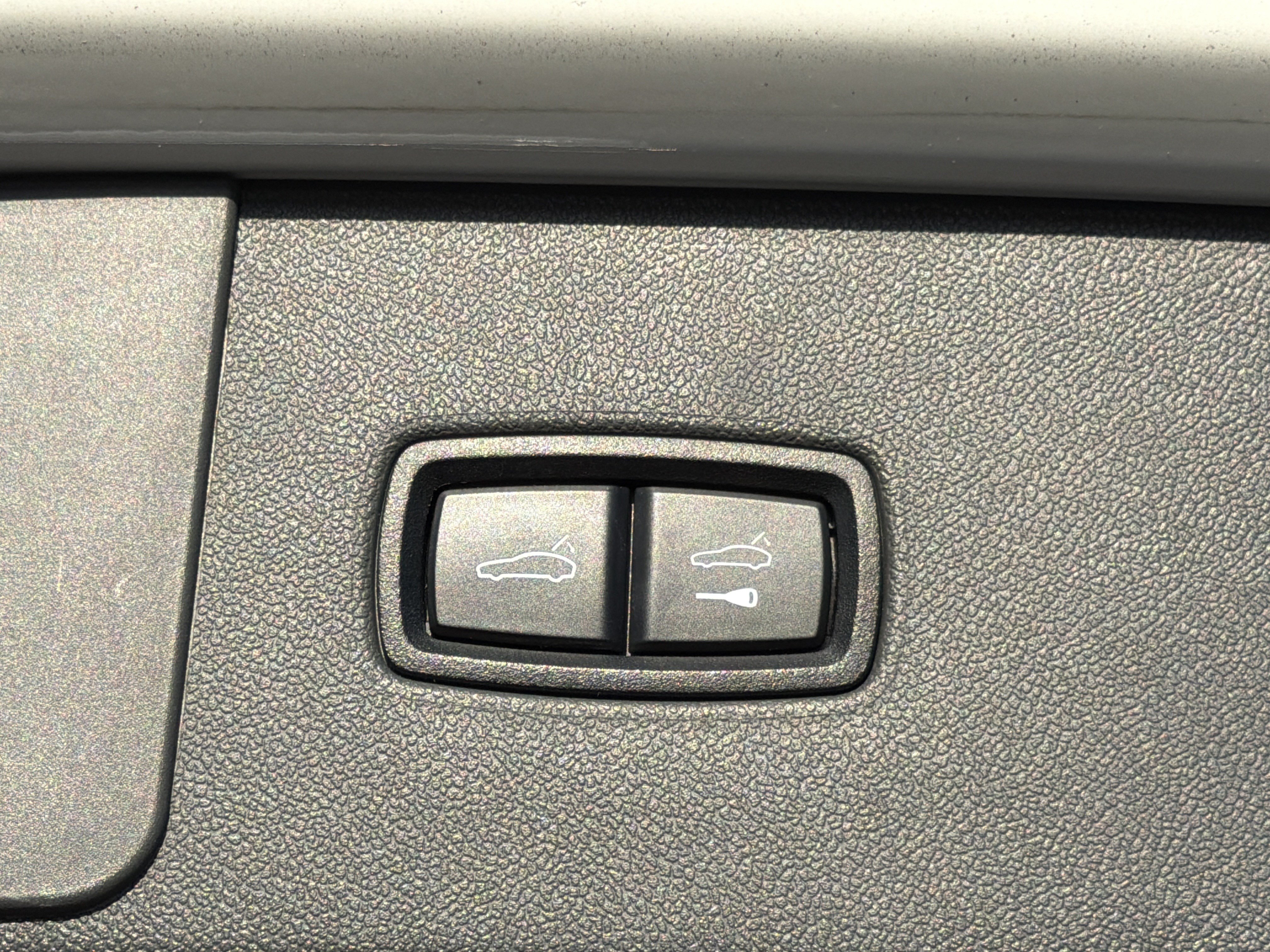 Used 2020 Porsche Cayenne Turbo AWD/4WD image 25