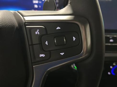 Used 2025 Chevrolet Silverado 1500 LT AWD/4WD image 13