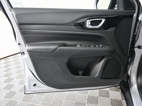 New 2026 Jeep Compass Latitude image 18