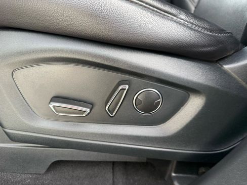 Used 2020 Ford Explorer Limited image 12