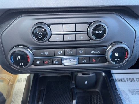 New 2025 Ford Bronco Outer Banks w/ Black Appearance Package image 32