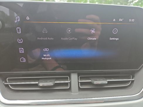 Used 2025 Chevrolet Trax LT FWD image 10