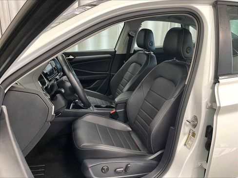Used 2024 Volkswagen Jetta SE w/ Panoramic Sunroof Package image 10