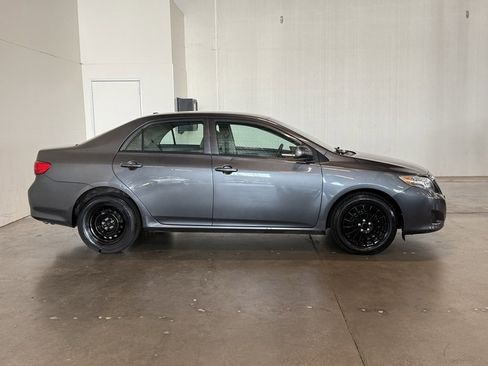 Used 2010 Toyota Corolla LE image 14