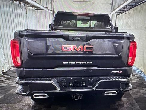 Used 2022 GMC Sierra 1500 AT4 w/ AT4 Preferred Package AWD/4WD image 3