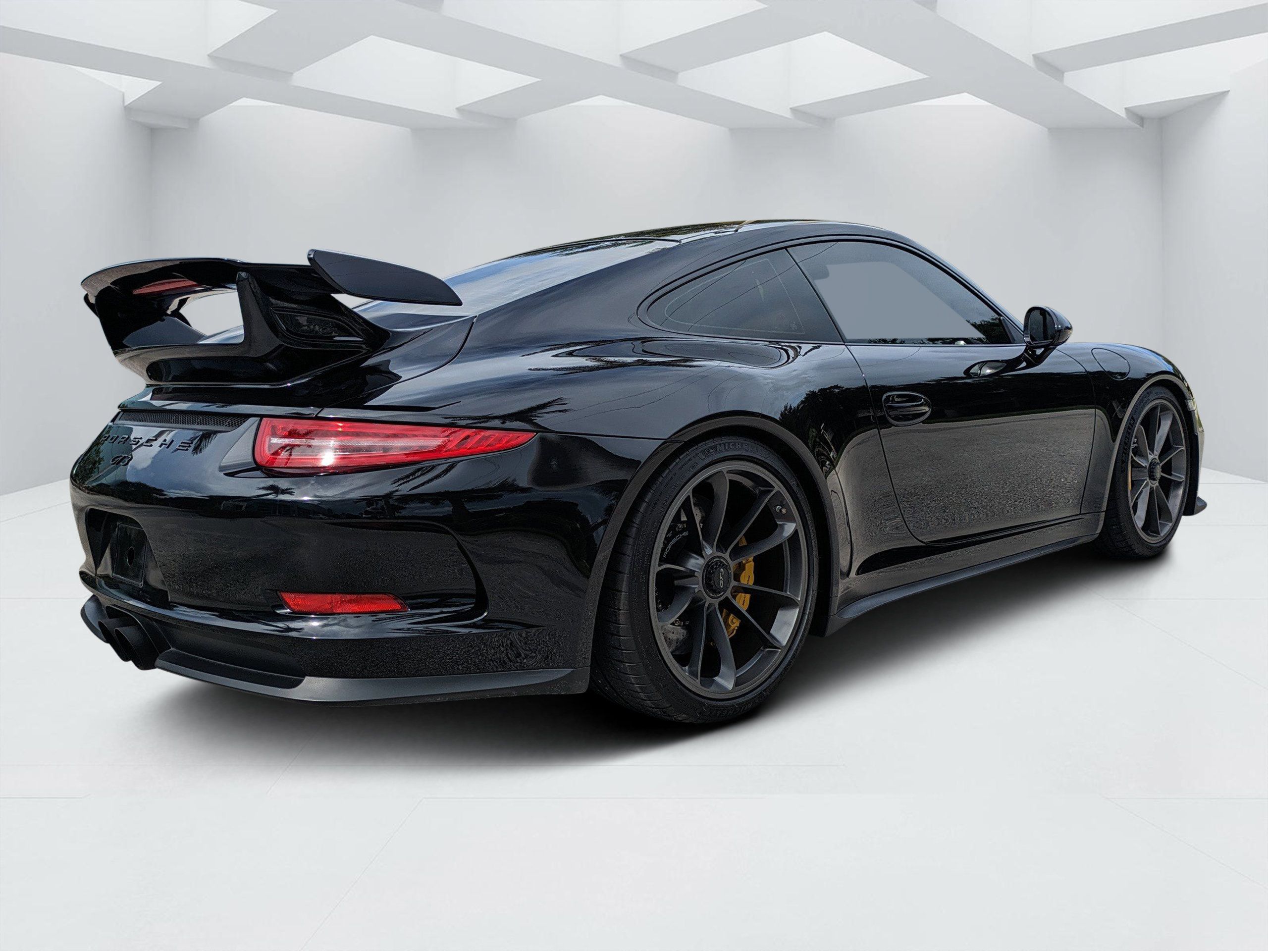 Used 2015 Porsche 911 GT3 RWD image 3