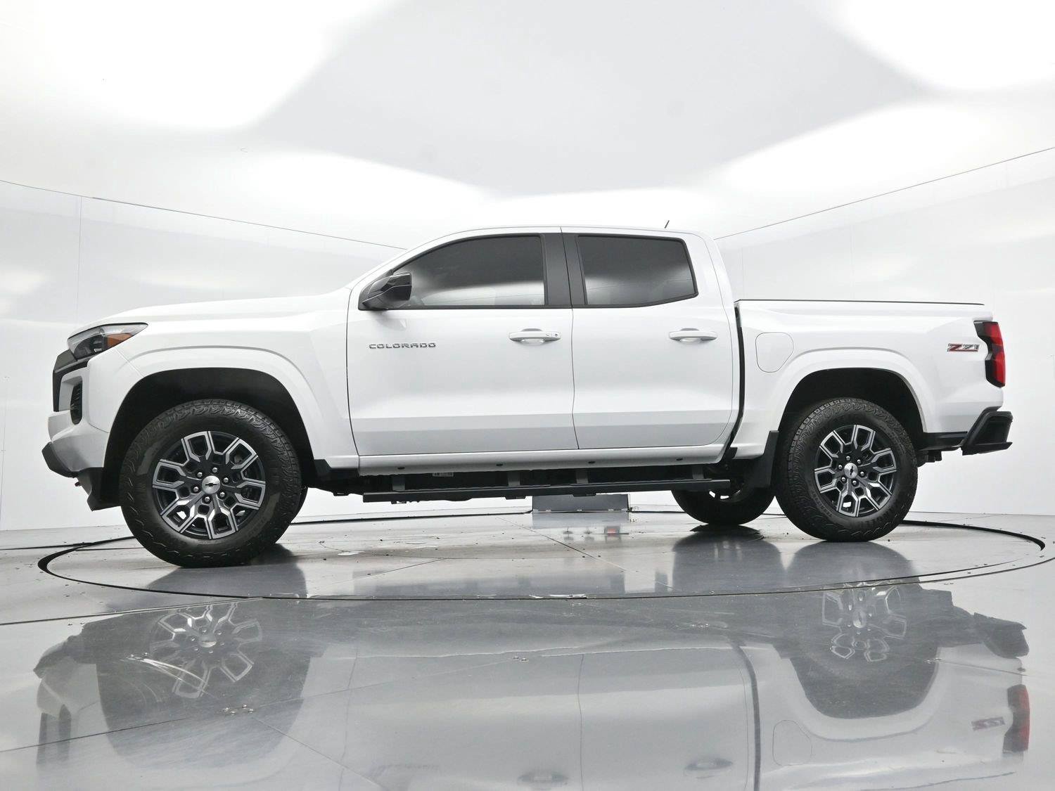Used 2026 Chevrolet Colorado Z71 AWD/4WD image 43
