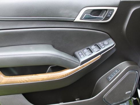 Used 2019 GMC Yukon Denali w/ Denali Ultimate Package image 9