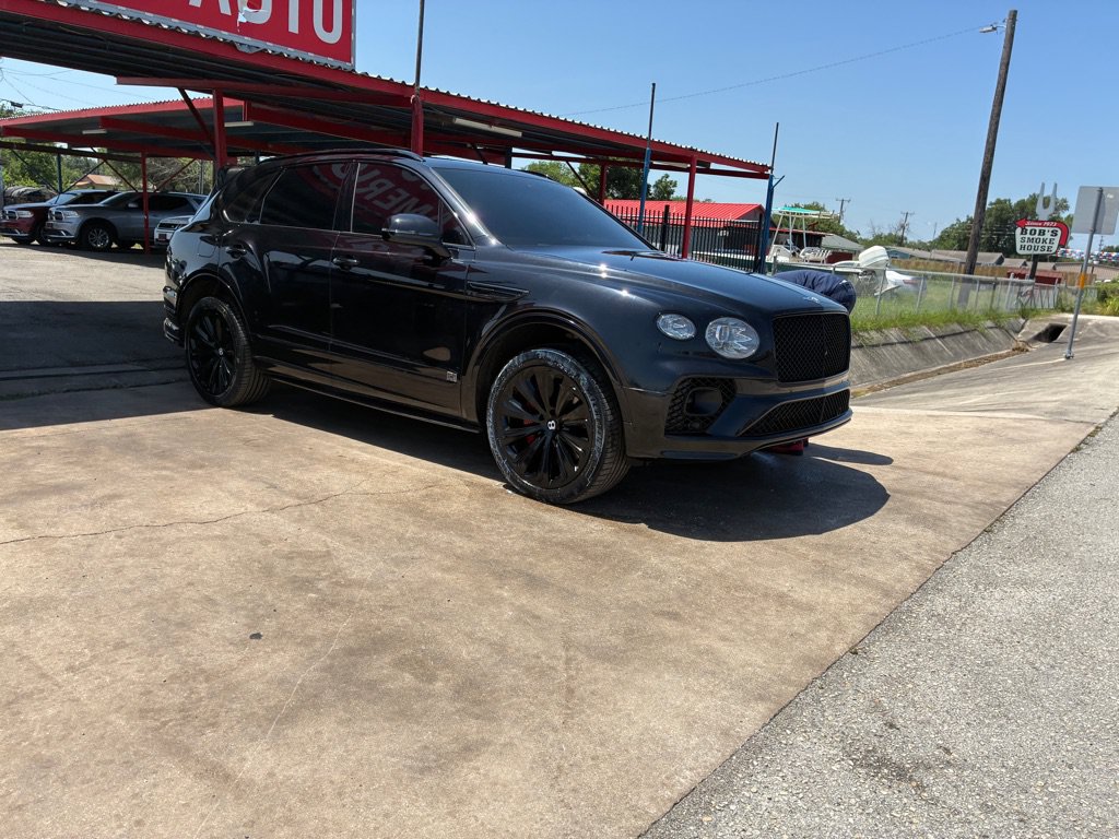 Used 2021 Bentley Bentayga AWD/4WD image 36