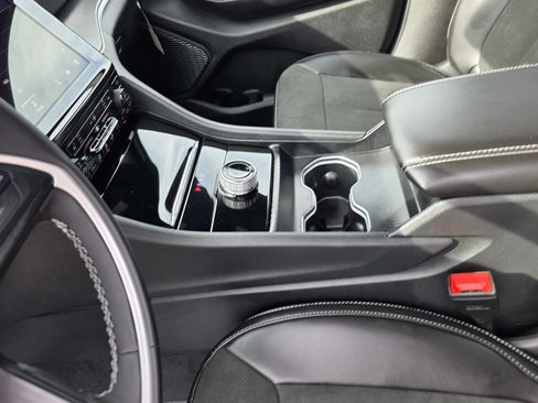 New 2025 Jeep Grand Cherokee Altitude image 13